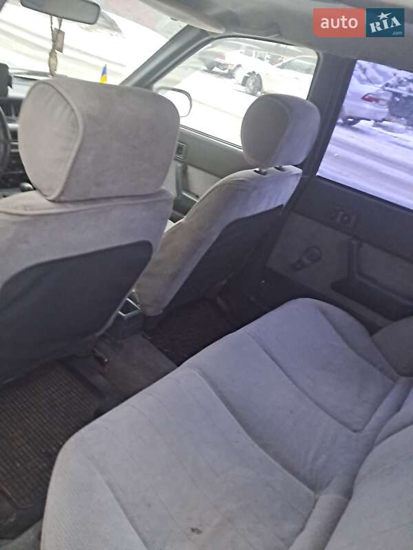 Седан Suzuki Swift 1991 в Великому Бурлуку