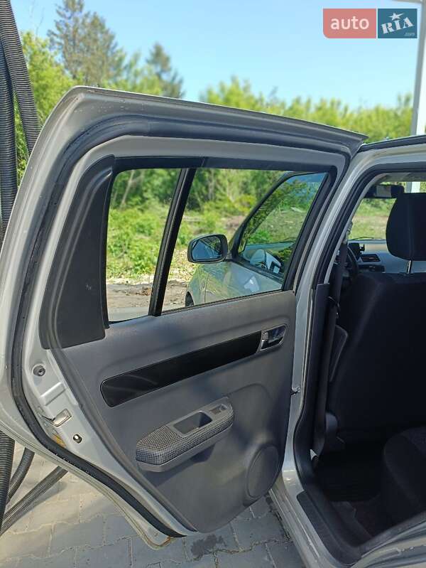 Хэтчбек Suzuki Swift 2007 в Полтаве фото 9 Хэтчбек Suzuki Swift 2007 в Полтаве