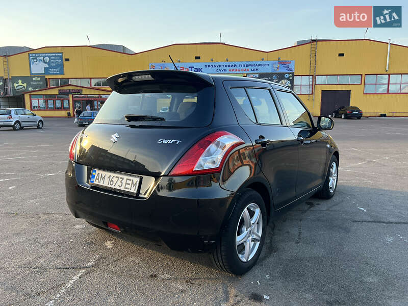 Хэтчбек Suzuki Swift 2013 в Житомире
