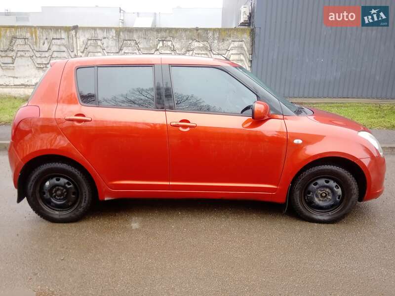 Хетчбек Suzuki Swift 2007 в Дніпрі