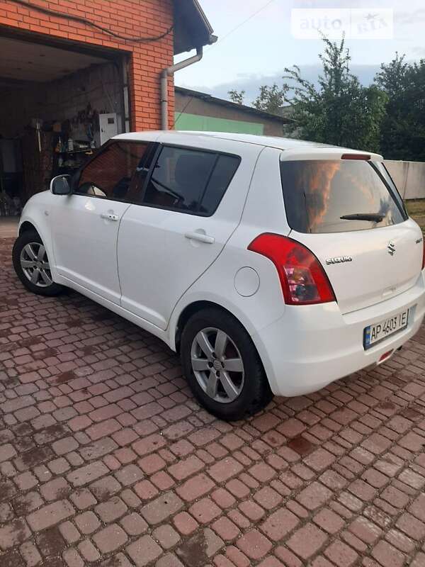 Хэтчбек Suzuki Swift 2010 в Запорожье