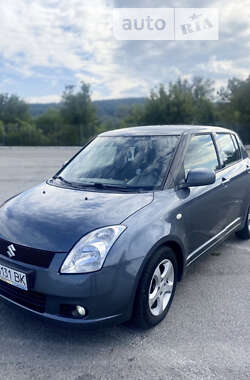 Хэтчбек Suzuki Swift 2006 в Черновцах