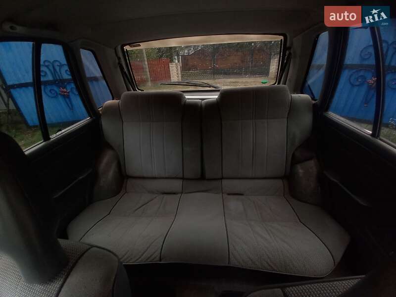 Хэтчбек Suzuki Swift 1988 в Кельменцах