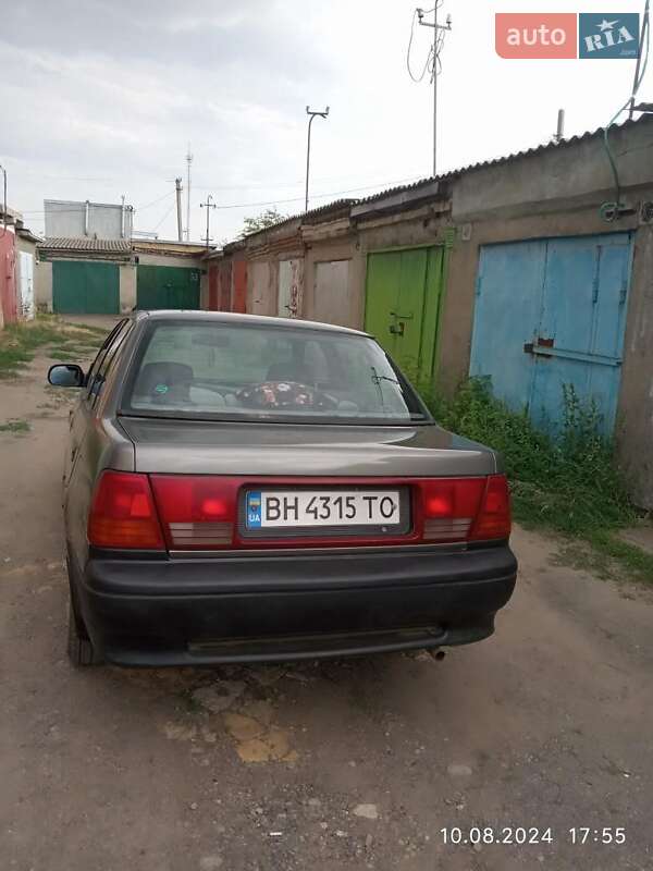 Седан Suzuki Swift 1991 в Роздільній