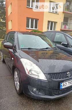 Хетчбек Suzuki Swift 2013 в Ужгороді