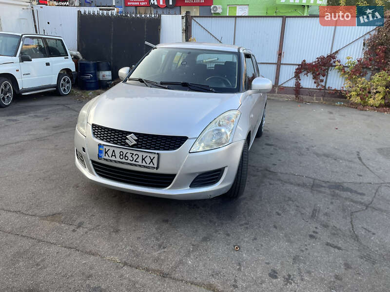 Хэтчбек Suzuki Swift 2011 в Киеве