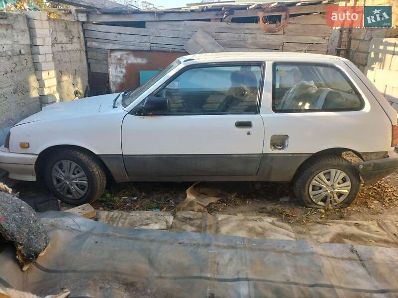 Хэтчбек Suzuki Swift 1988 в Великодолинском фото 18 Хэтчбек Suzuki Swift 1988 в Великодолинском