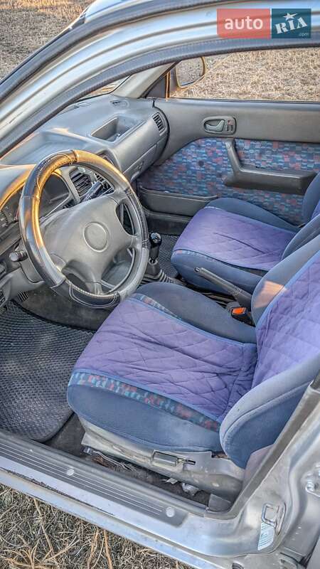 Хетчбек Suzuki Swift 2003 в Кам'янець-Подільському