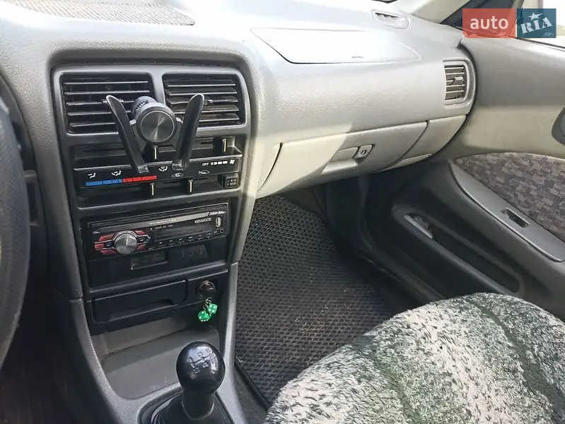 Седан Suzuki Swift 2000 в 