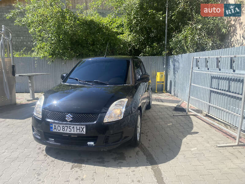 Хетчбек Suzuki Swift 2009 в Рахові