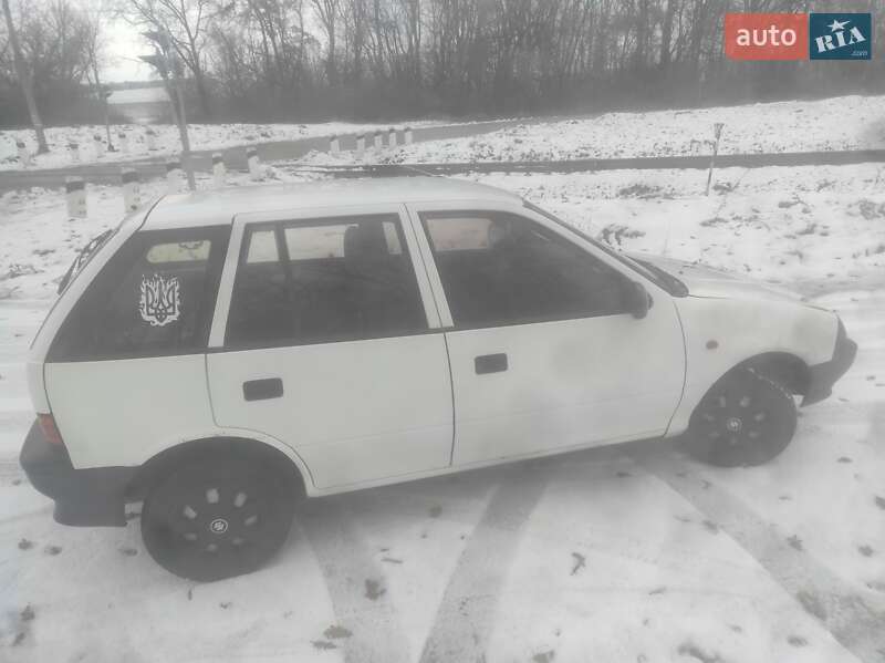 Седан Suzuki Swift 1994 в Киеве фото 3 Седан Suzuki Swift 1994 в Киеве