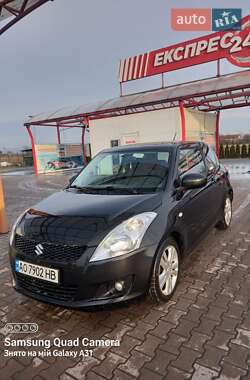 Хэтчбек Suzuki Swift 2013 в 