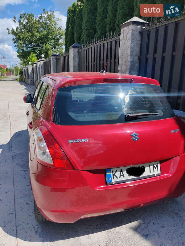 Хэтчбек Suzuki Swift 2013 в Киеве