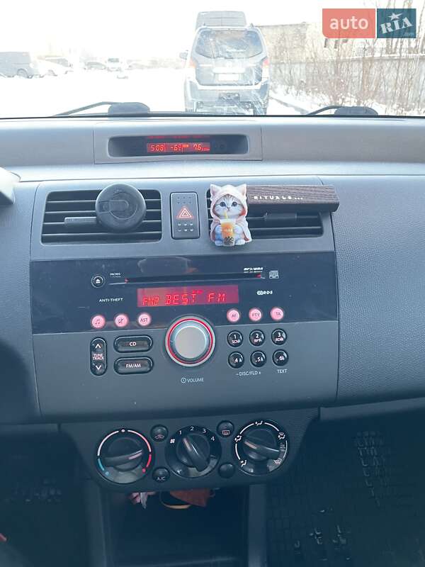 Хетчбек Suzuki Swift 2010 в Києві