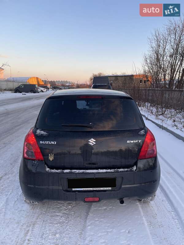 Хетчбек Suzuki Swift 2010 в Києві