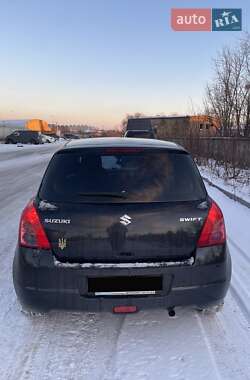 Хэтчбек Suzuki Swift 2010 в Киеве