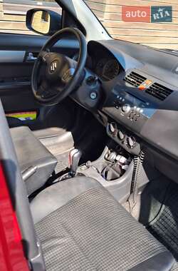 Хетчбек Suzuki Swift 2005 в 