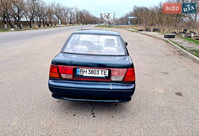 Седан Suzuki Swift 2000 в Одесі