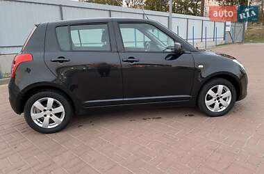 Хэтчбек Suzuki Swift 2010 в 