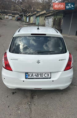 Хетчбек Suzuki Swift 2011 в 