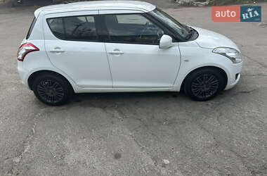 Хетчбек Suzuki Swift 2011 в 