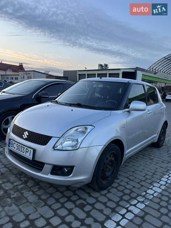 Хетчбек Suzuki Swift 2008 в Городку