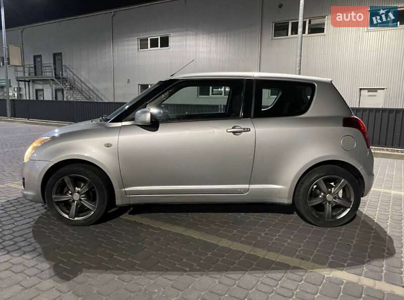 Хетчбек Suzuki Swift 2009 в Ужгороді