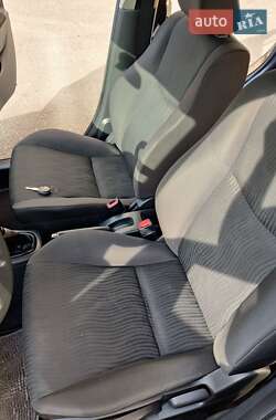Хетчбек Suzuki Swift 2012 в 
