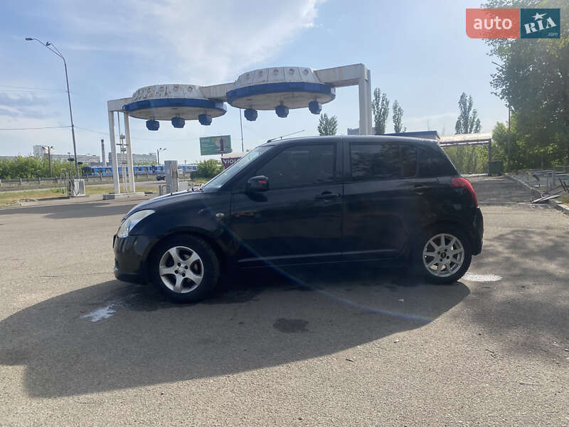 Хэтчбек Suzuki Swift 2007 в Киеве