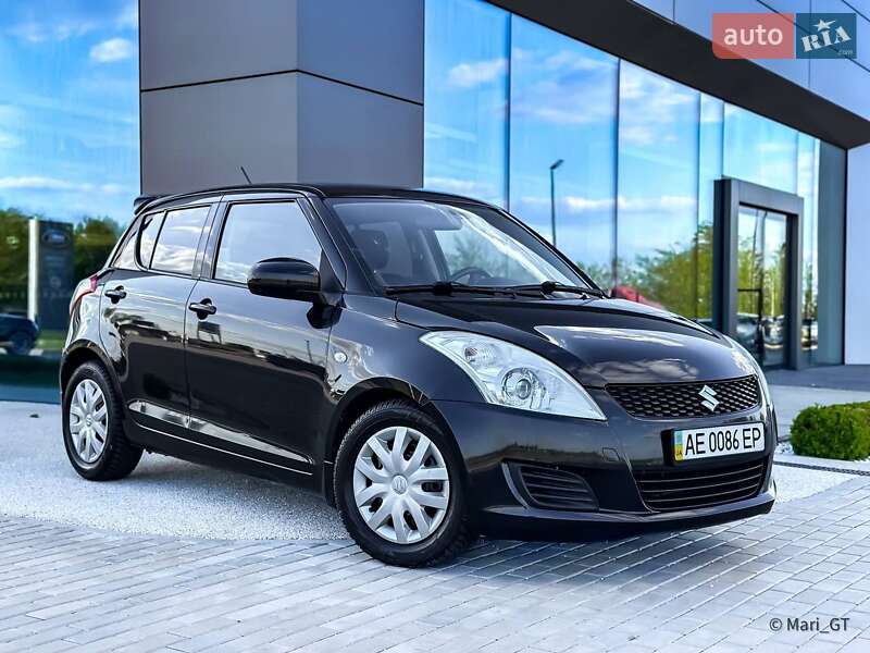 Хетчбек Suzuki Swift 2011 в 