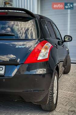 Хетчбек Suzuki Swift 2011 в 