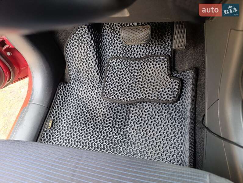 Хэтчбек Suzuki Swift 2007 в Киеве