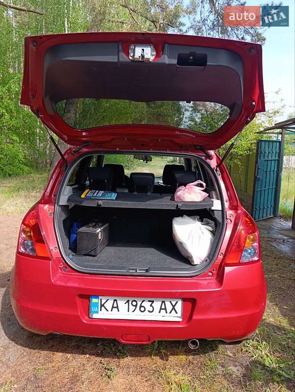 Хэтчбек Suzuki Swift 2007 в Киеве