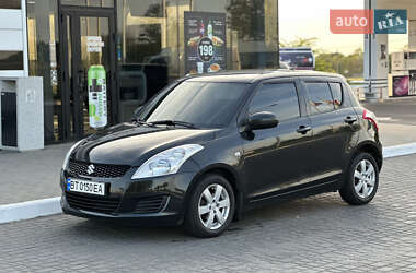 Хетчбек Suzuki Swift 2012 в 