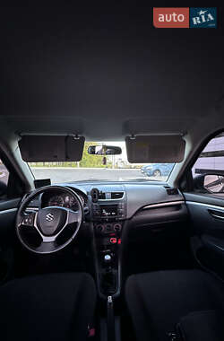 Хетчбек Suzuki Swift 2012 в 