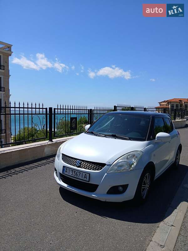 Хэтчбек Suzuki Swift 2011 в Буче