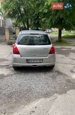 Хэтчбек Suzuki Swift 2005 в 