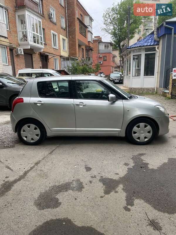 Хетчбек Suzuki Swift 2005 в Хмельницькому