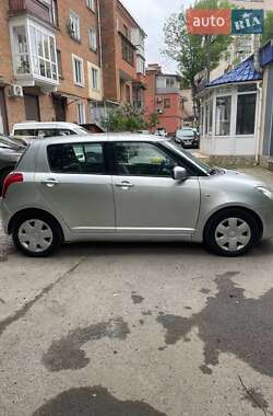 Хэтчбек Suzuki Swift 2005 в 