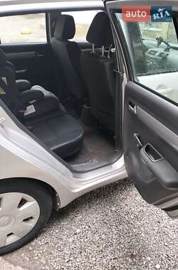 Хэтчбек Suzuki Swift 2005 в 
