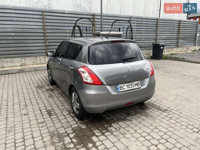 Хэтчбек Suzuki Swift 2011 в Львове
