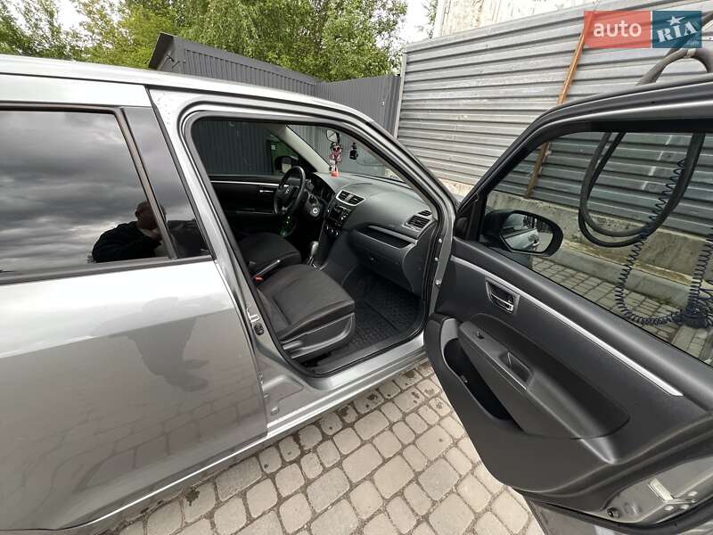 Хэтчбек Suzuki Swift 2011 в Львове