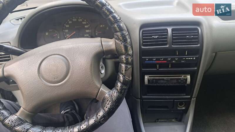 Седан Suzuki Swift 2003 в Славянске