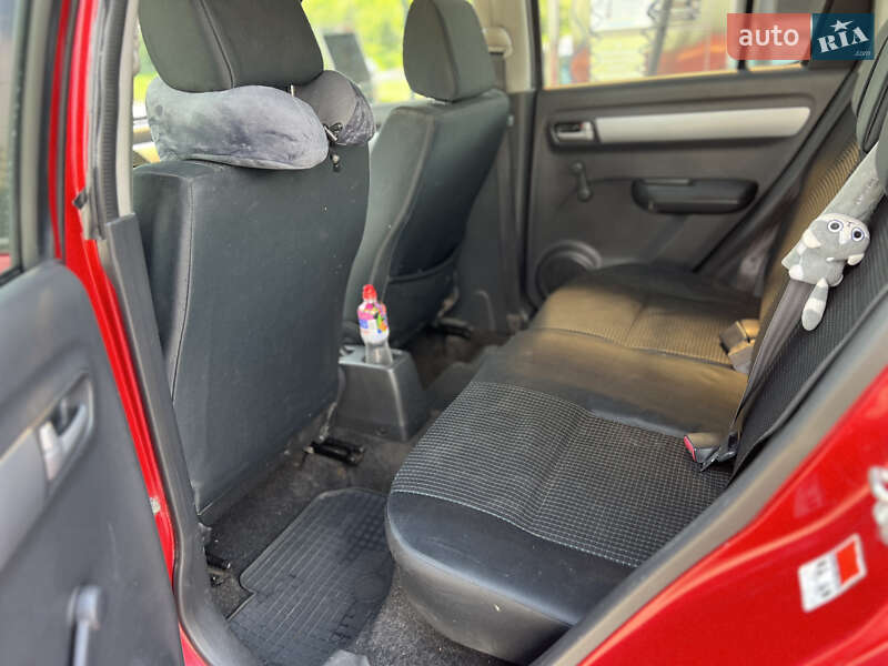 Хетчбек Suzuki Swift 2005 в Полтаві