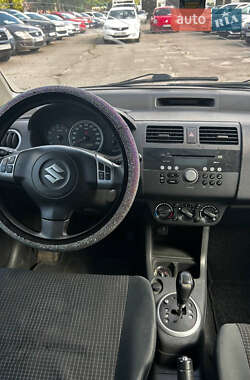 Хэтчбек Suzuki Swift 2006 в 