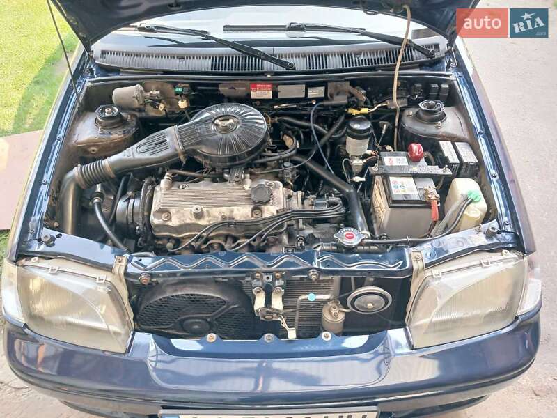 Седан Suzuki Swift 2000 в Луцьку