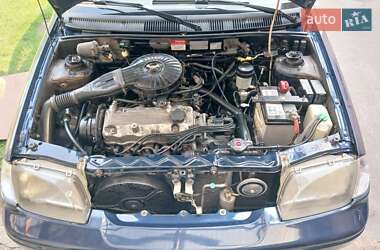 Седан Suzuki Swift 2000 в 