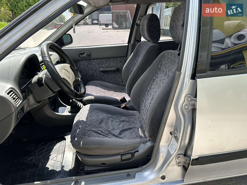 Седан Suzuki Swift 2003 в Тернополе