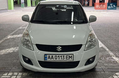 Хетчбек Suzuki Swift 2012 в 