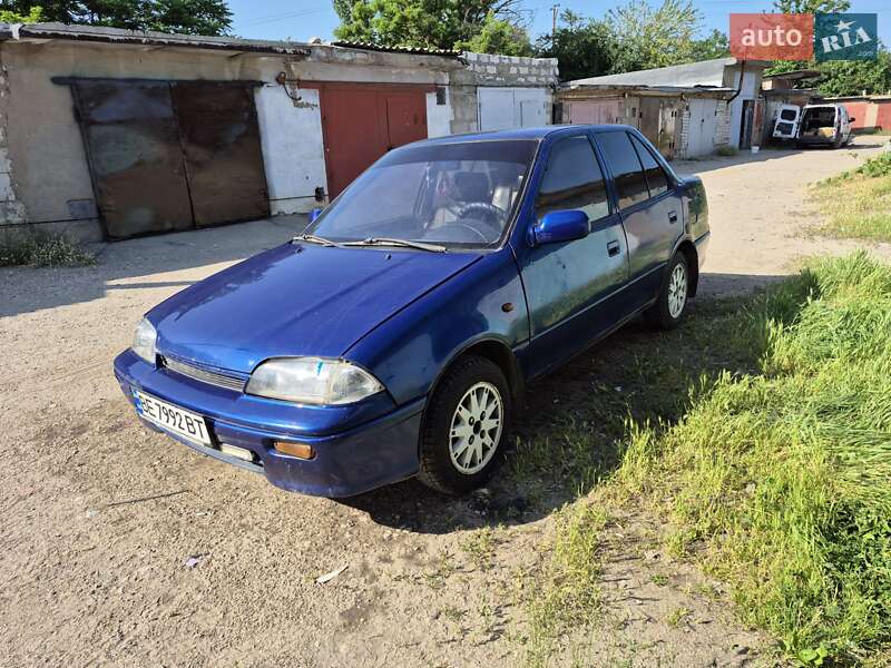 Седан Suzuki Swift 1993 в Миколаєві
